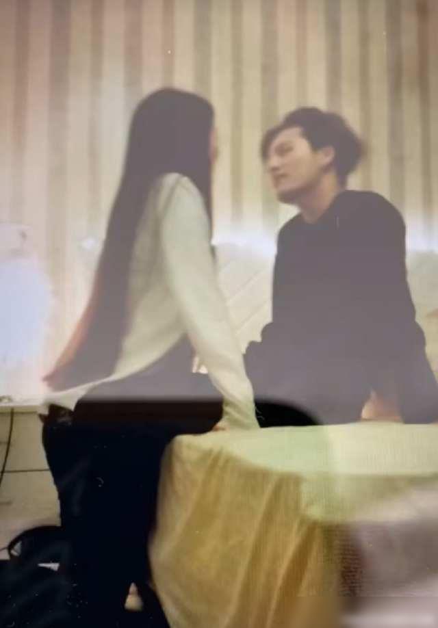 网友爆料被室友亲嘴视频,视频引发网友热议