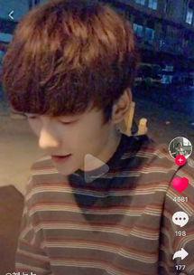 吃瓜抖音网红男的是谁呀,揭秘抖音网红“吃瓜男”的真实身份